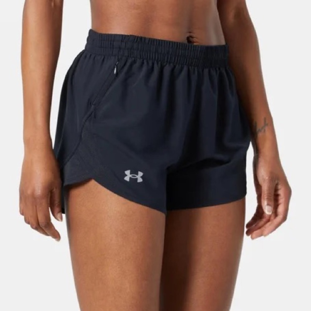 🦾 Under Armour • Women's Black Shorts